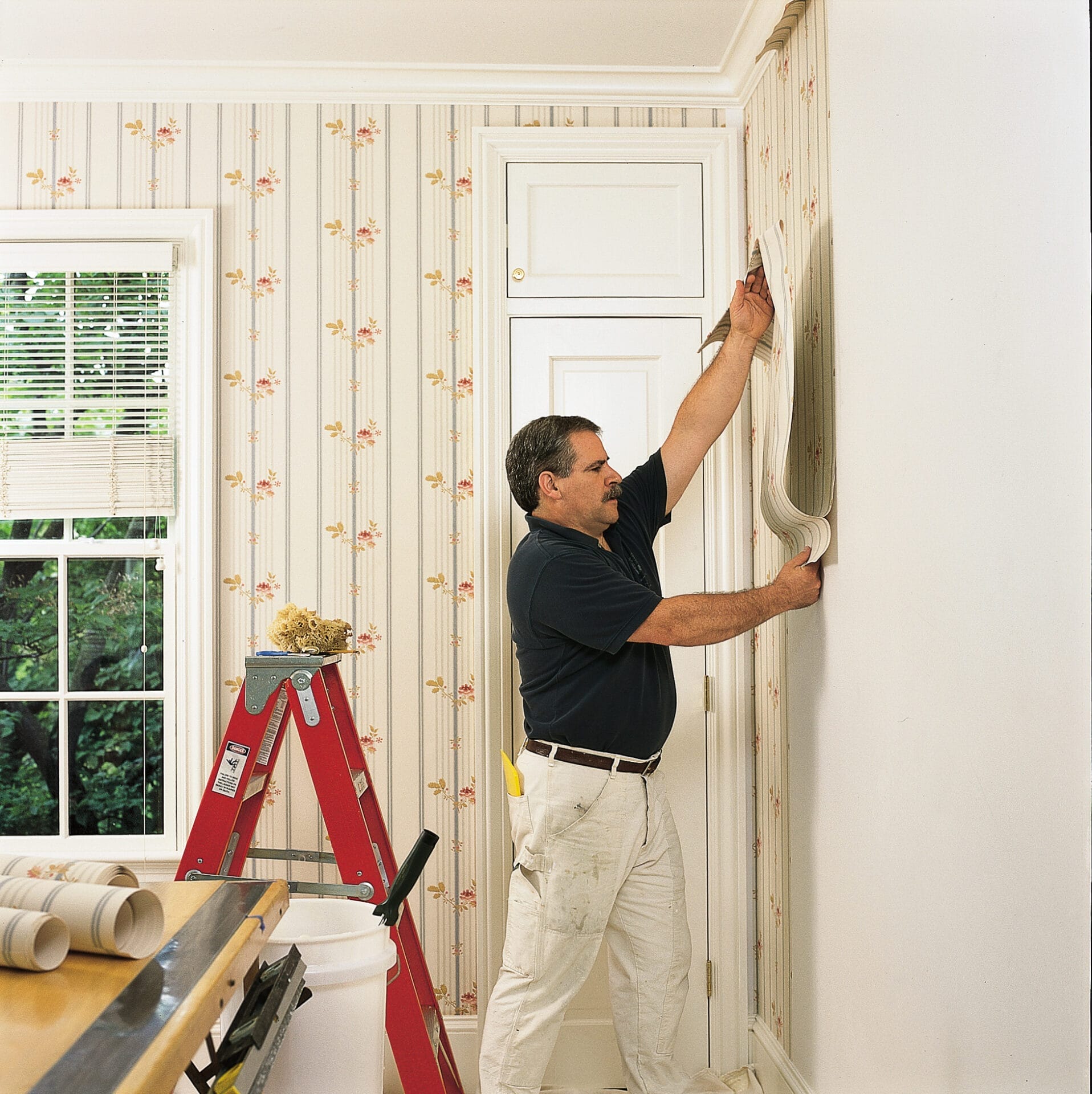 Detailed wallpaper pattern matching